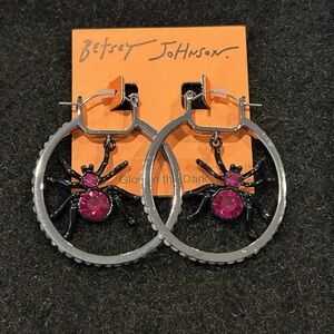 Betsey Johnson Silver and Pink Spider Earrings Glow in the Dark New Halloween